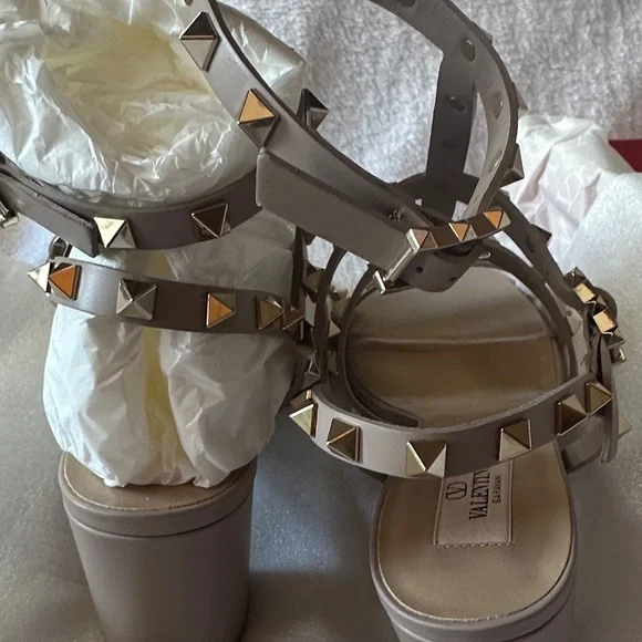 Valentino Garavani Tan Studded Sandals 60MM Rockstud Block Heal NWT dusk bag - Picture 12 of 14